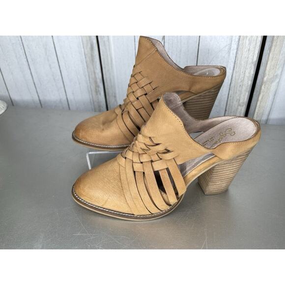 Seychelles Tan Distressed Cutout Leather Ankle Booties Women’s Size 8 - Picture 1 of 7